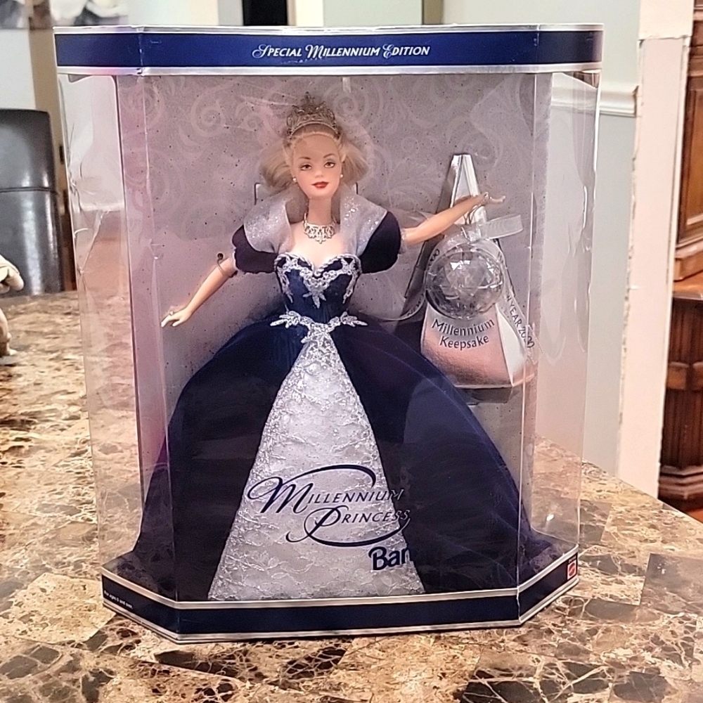 NWT BARBIE Millennium Princess 2000 Special Millennium Edition rare